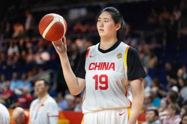 可圈可点！中国女篮首节20